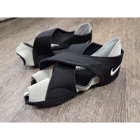 NIKE Small Womens Studio Wrap Grip Soles Neoprene Training Shoe Yoga Dance Black - Picture 1 of 5